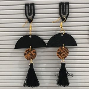 ✨ Dangle Circle And Half Moon Earrings
